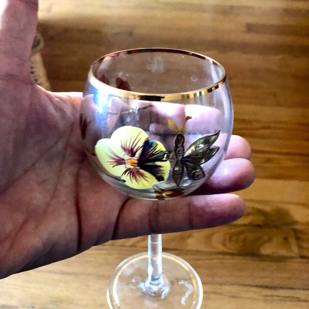 Set of 4 hand painted, mouth blown crystal glasses. Crystal Clear from Romania
